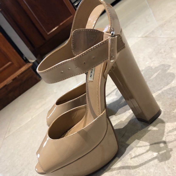 Steve Madden platform heels - Picture 2 of 2